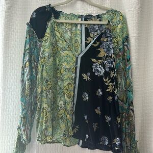 Free People Gemini Blouse in black floral, only worn once! Lightweight Fabric